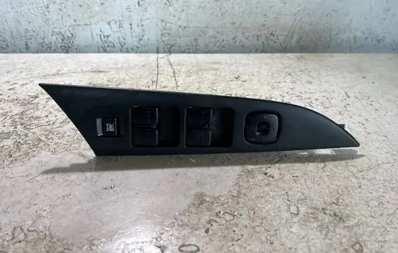 Mazda 3 I Other switches/knobs/shifts BP4L66350 29112004 03123000