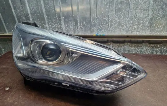 Ford C-MAX II Headlights/headlamps set 