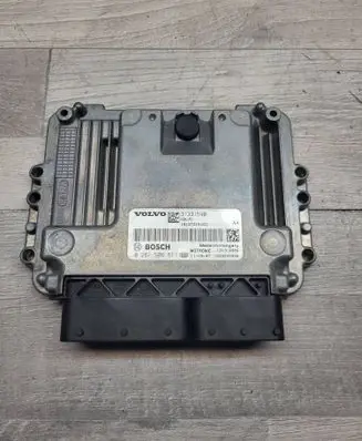 Volvo V60 Engine control unit/module 31331540 1039S42990 0261S06611