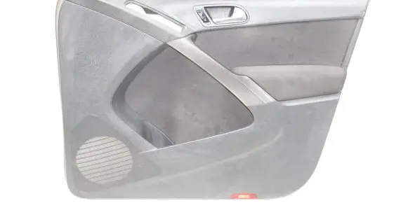 Volkswagen Tiguan Front door card panel trim 5N0867012