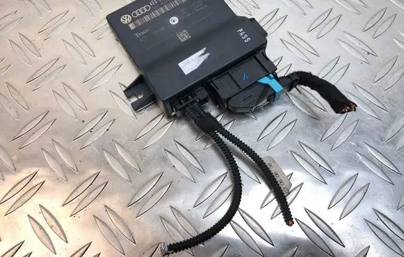 Audi A8 S8 D3 4E Gateway control module 4E0907468E 4E0910468B