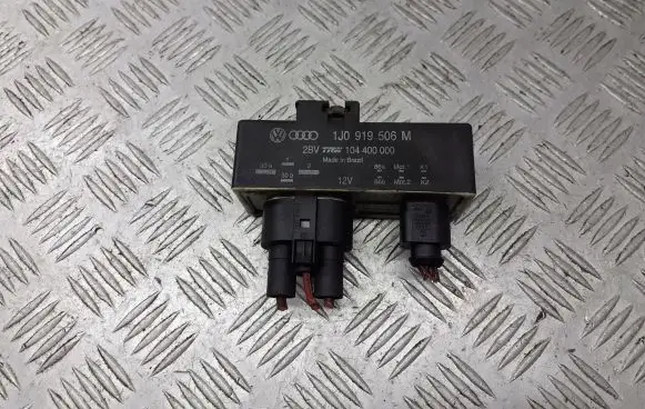 Skoda Fabia Mk1 (6Y) Coolant fan relay 1J0919506M
