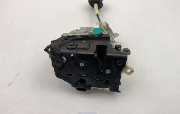 Porsche Macan (95B) Rear door lock 8K0839015D