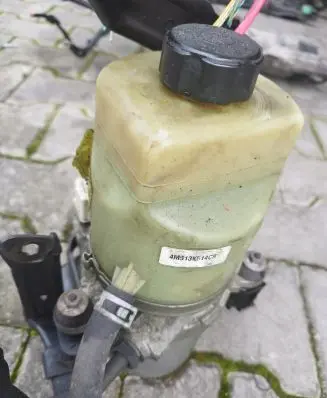 Ford Kuga I Power steering pump 4M513K514CB