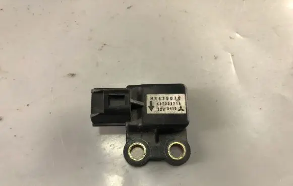 Mitsubishi Pajero Pinin Airbag deployment crash/impact sensor MR475078