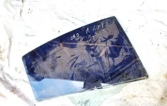 Mazda 3 I Rear door window glass