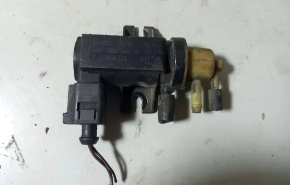 Volkswagen Touran I Vacuum valve 1K0906627A 06T131 70086800