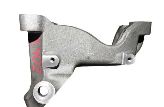 Mercedes-Benz E AMG W213 Engine mounting bracket A1772230804