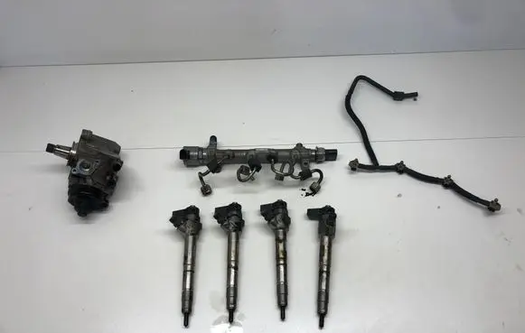 Audi A4 S4 B9 8W Fuel injection system set 04L130277AC 0445110469 04L130277N
