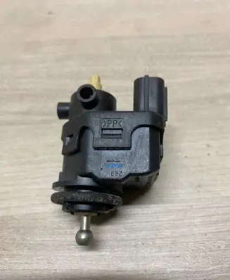 Volkswagen PASSAT B5 Headlight level adjustment motor 007878