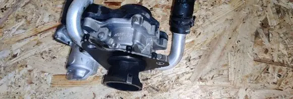 Volkswagen Golf VII EGR valve 04L131501S V29062884