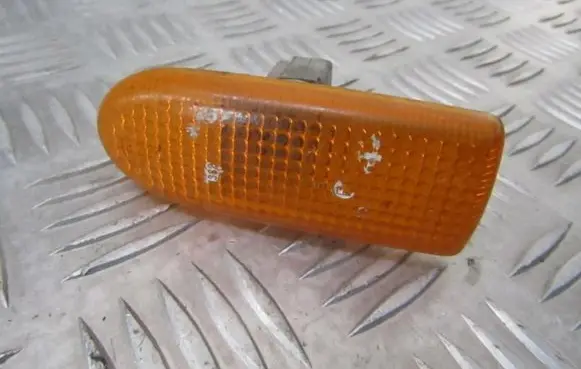 Nissan Primera Front fender indicator light 2616090J00