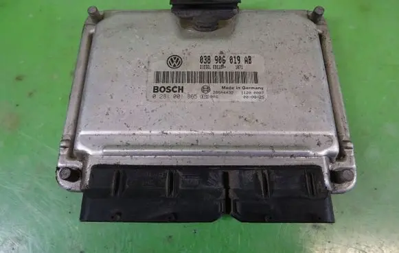 Seat Alhambra (Mk1) Engine control unit/module ECU 038906019AB
