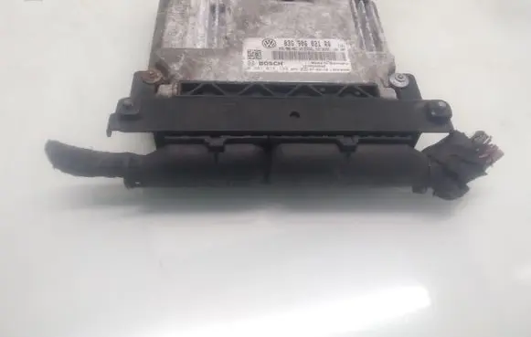 Volkswagen PASSAT B6 Engine control unit/module 03G906021RQ