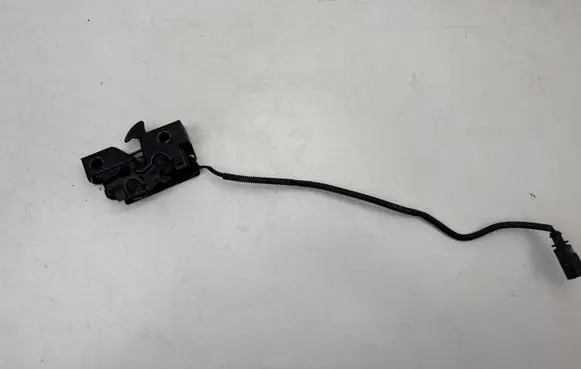 Engine bonnet/hood lock/catch