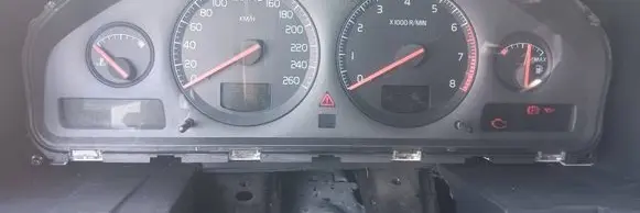 Volvo XC70 Speedometer (instrument cluster) 9499668