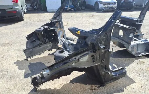 Volvo XC40 Front quarter panel 32405116