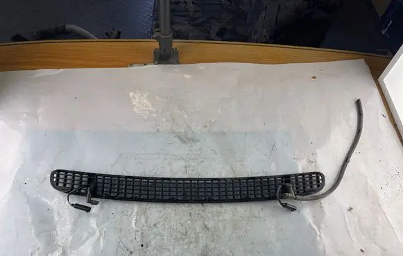 BMW 3 E46 Parcel shelf grill 51137075312