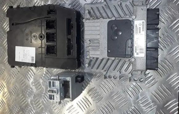 Renault Megane II Engine control unit/module 8200565863 8200592611 S122326109A