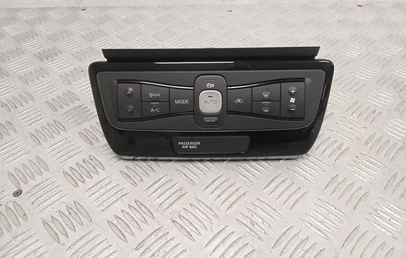 Nissan Leaf II (ZE1) Air conditioner control unit module 684125SH0B