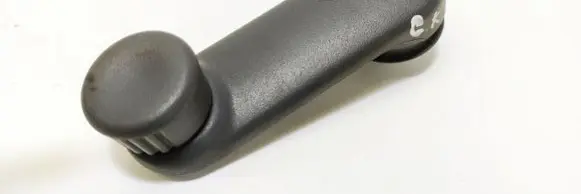 Renault Scenic I Rear door window winding handle 7700811387