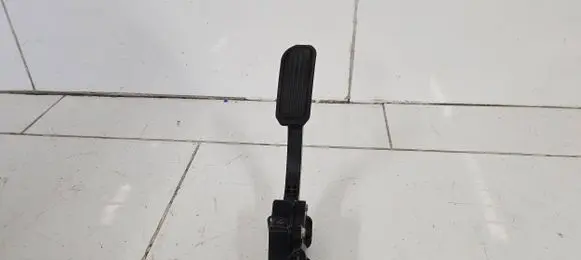 Toyota Prius (XW30) Accelerator throttle pedal 7811012050 1988008571 09P01B00087