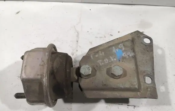 Volkswagen Transporter - Caravelle T4 Engine mount bracket