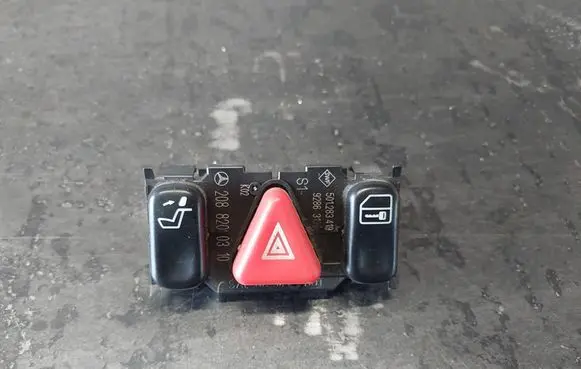Mercedes-Benz CLK A208 C208 Hazard light switch 2088200310