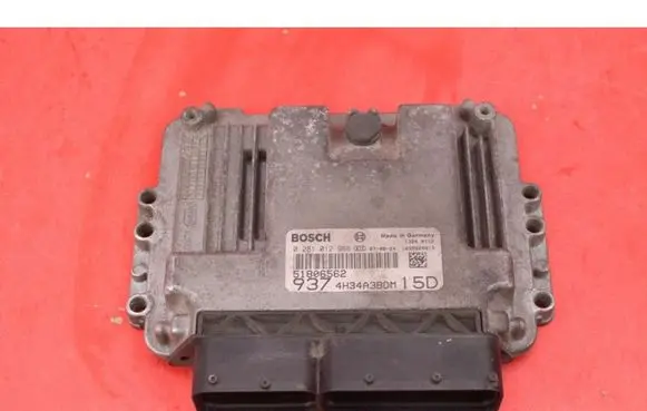 Alfa Romeo 147 Engine control unit/module ECU 51806562