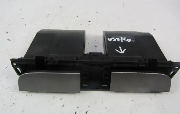 Volkswagen PASSAT B6 Cup holder 
