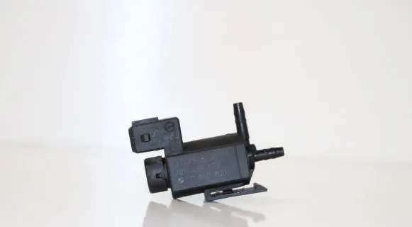BMW 5 E60 E61 Turbo solenoid valve 7810831