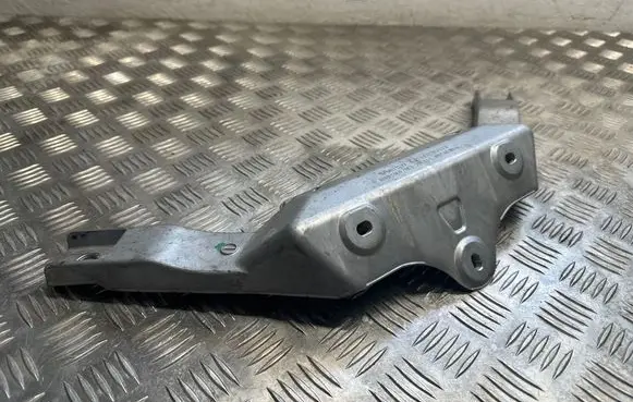 Mercedes-Benz GL X166 Radiator mount bracket A1666200315