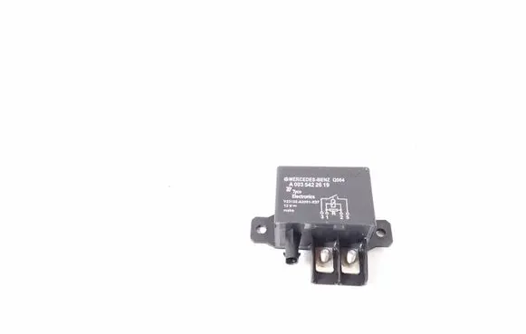 Mercedes-Benz E C207 W207 Charging relay A0035422619