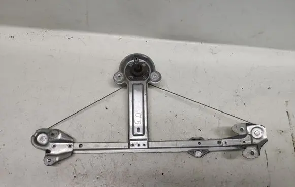 Rear door manual window regulator