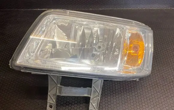 Volkswagen Transporter - Caravelle T5 Headlight/headlamp 7H1941017N 0301191301