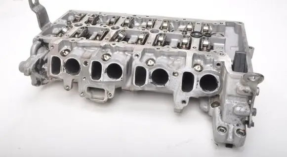 BMW 3 F30 F35 F31 Engine head 7810465