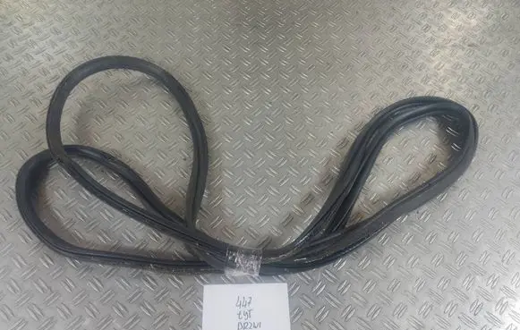 Mercedes-Benz EQV 447 Rubber seal rear door 