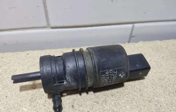 BMW X3 F25 Windscreen/windshield washer pump 7388343 91724700 18385611
