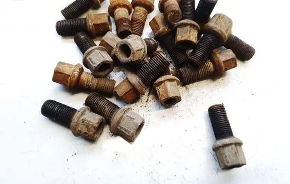Nuts/bolts