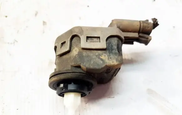 Opel Astra G Headlight level adjustment motor 90590665