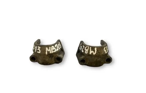 Mercedes-Benz C W203 Sway bar bush bracket, rear A2033230540 FROMT