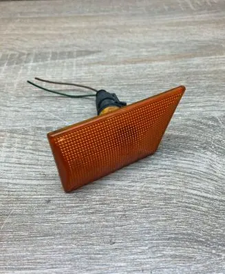 Ford Focus Front fender indicator light 58890 WithPlug