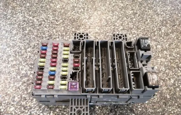 Honda Civic Fuse module SMGE212 37842RN
