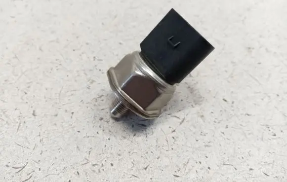Fuel pressure sensor