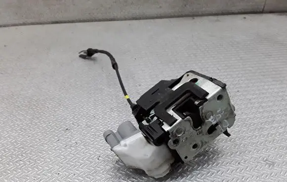 Fiat Albea Front door lock 