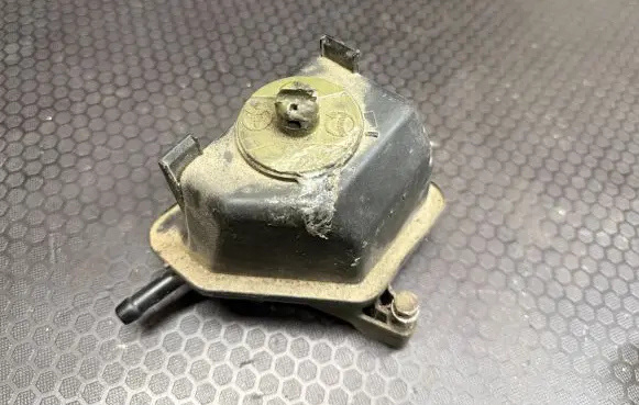 Seat Leon (1M) Power steering fluid tank/reservoir 1J0422371C