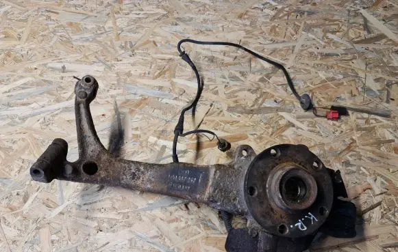 Audi A6 S6 C5 4B Front wheel hub spindle knuckle 8D0407257T