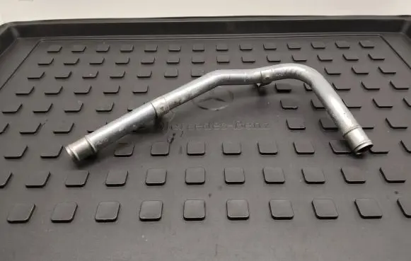 Mercedes-Benz A W176 Engine coolant pipe/hose A2702032902