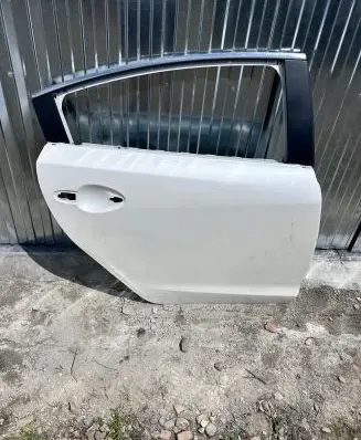 Mazda 6 Rear door