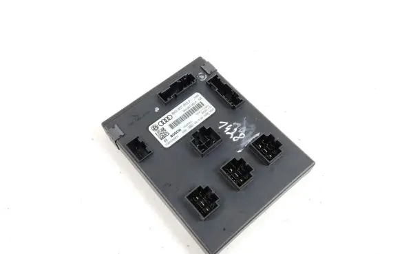 Audi A4 S4 B8 8K Comfort/convenience module 8K0907063P